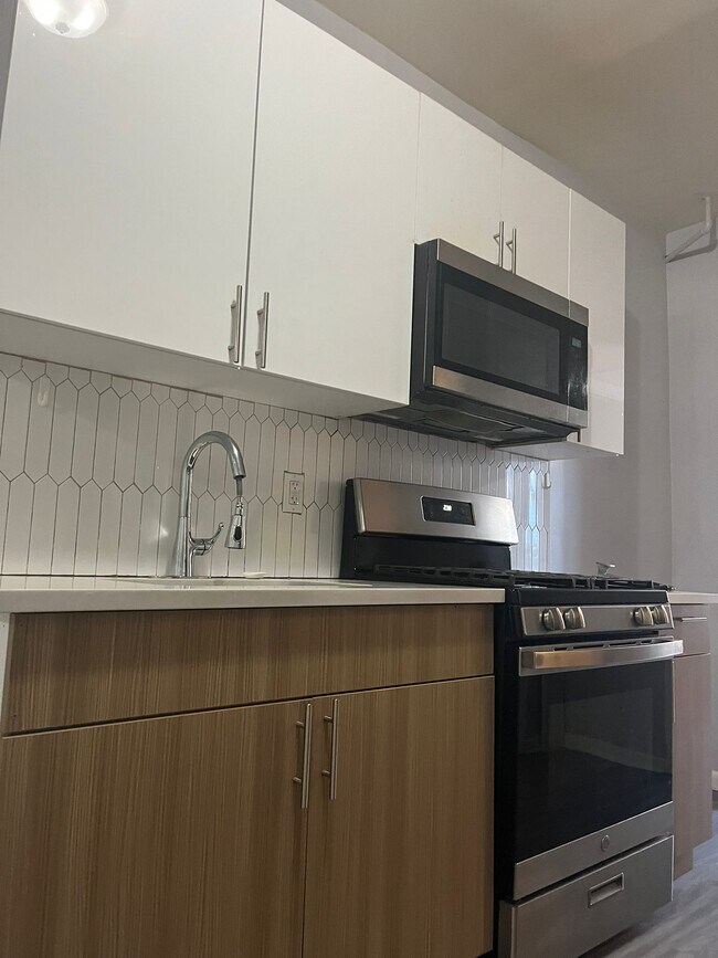 43 Storms Ave unit 2L, Jersey City, NJ 07306 - photo 2