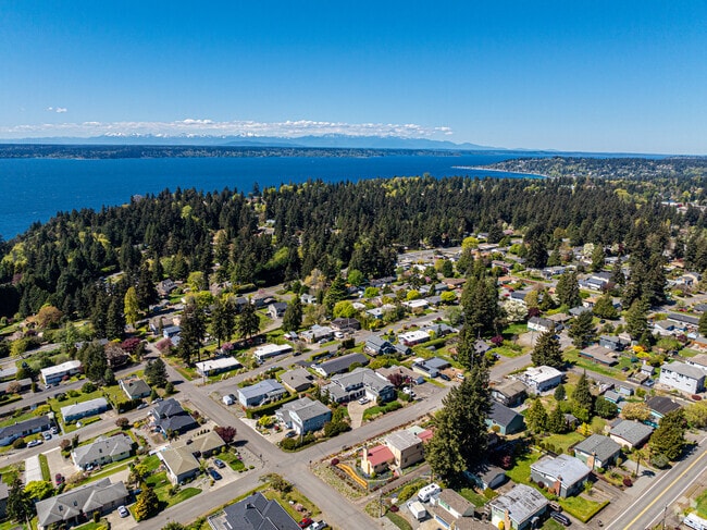 The North Hill neighborhood is uniquely placed for amazing views and access to Puget Sound.