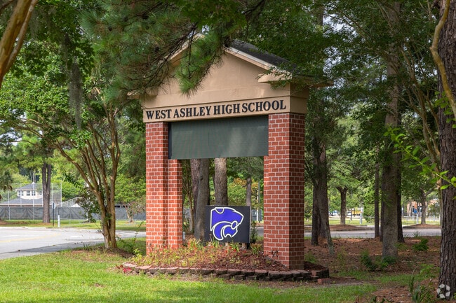 Welcome to West Ashley High School serving the surrounding areas of West Ashley, SC.