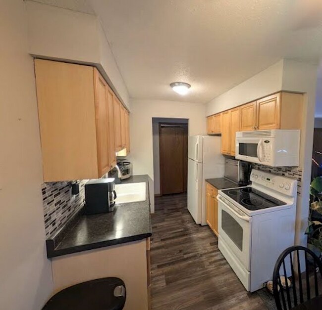 903 11th Ave S unit 3, Hopkins, MN 55343 - photo 3