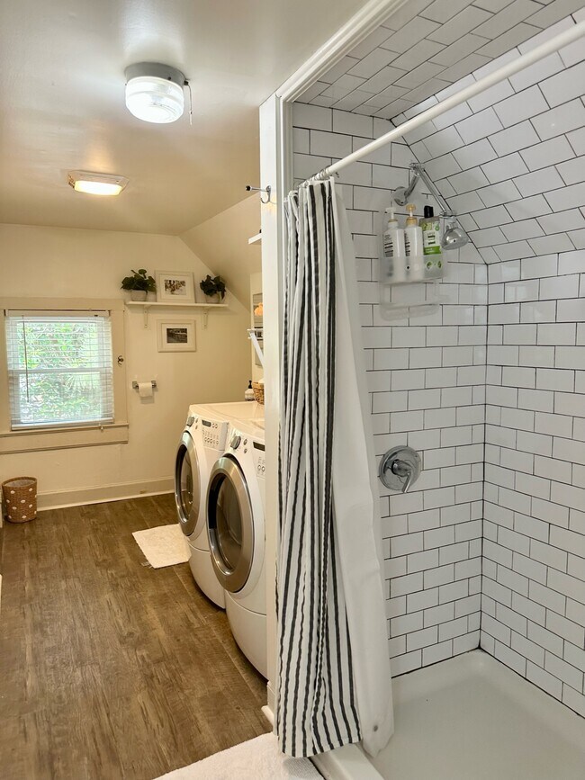 515 E Tuscaloosa St unit 3 Fully Furnished, Florence, AL 35630 - photo 7