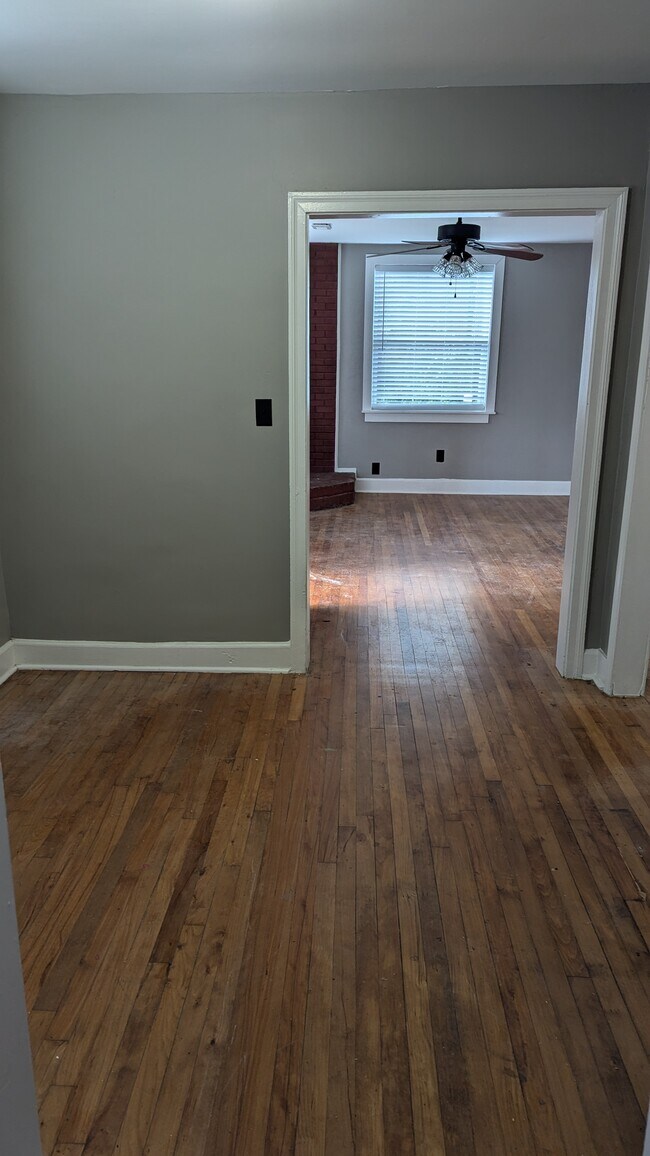 613 Vantrease Rd unit Vantrease A, Madison, TN 37115 - photo 3