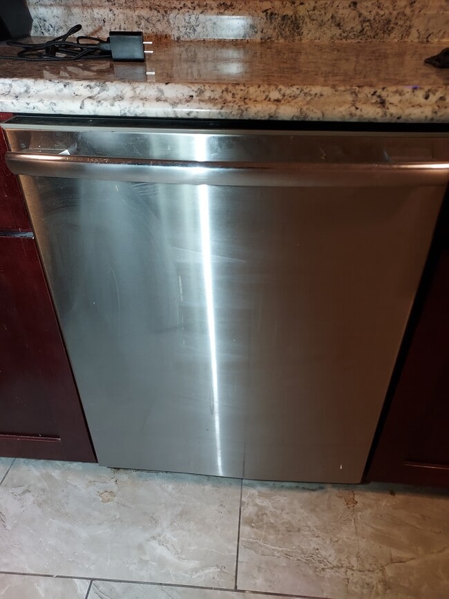 44 Winchester Ave unit 1st floor furnished, New Haven, CT 06511 - photo 4