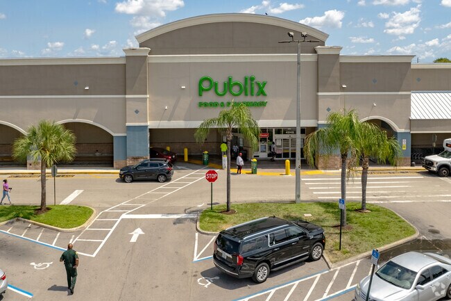 Affordable groceries are found at Publix in the Buttonwood Hammocks neighborhood of Margate, FL.