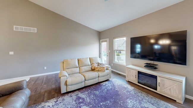 412 Charlestowne Place Dr, Saint Charles, MO 63301 - photo 3