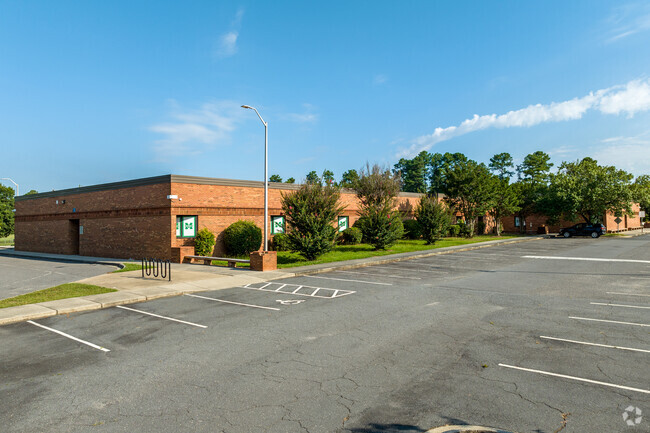 McAlpine Elementary School, Charlotte NC Rankings & Reviews - Homes.com