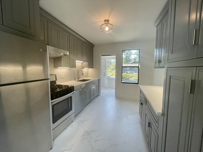 9 Locust Ave unit 9B, Mill Valley, CA 94941 - photo 2