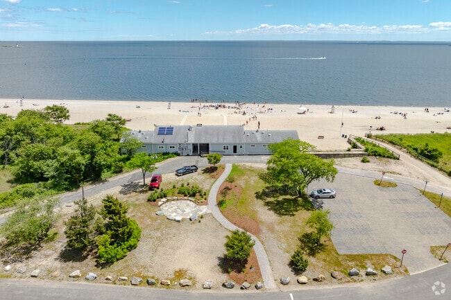 Jennings Beach is located at 880 South Benson Road in Fairfield, CT.