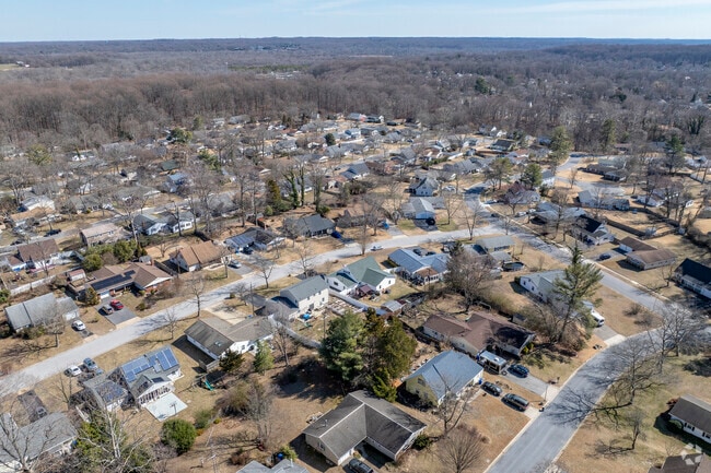 Overbrook is entirely residential, but it isn't far from shopping hubs in the rest of Bowie.