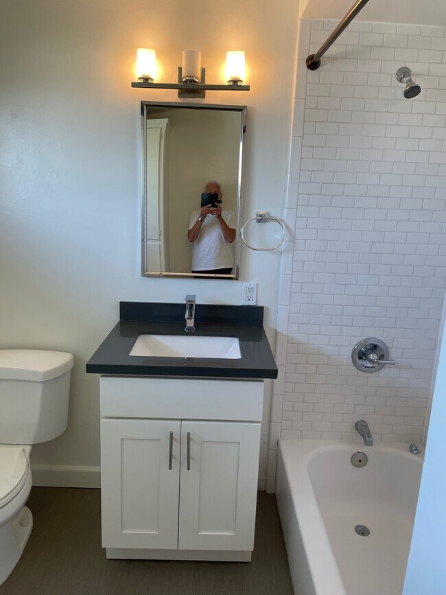 1754 E Sycamore Ave unit C, El Segundo, CA 90245 - photo 4