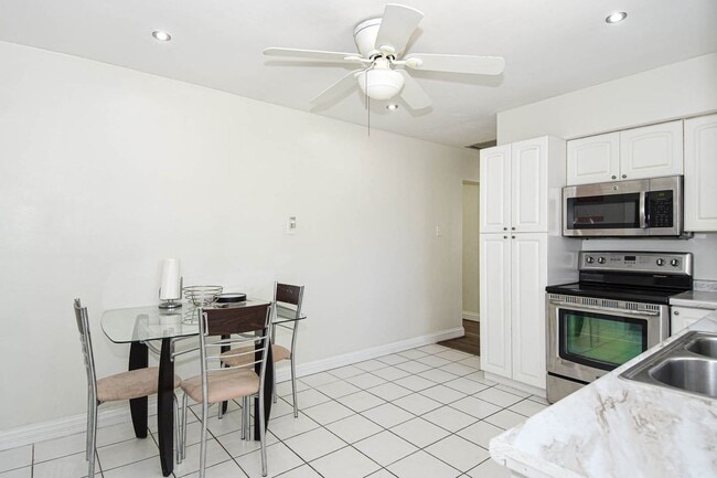 9310 Radio Dr, Saint Louis, MO 63123 - photo 7