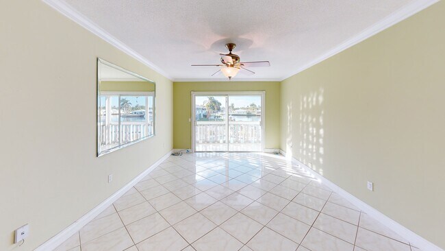 700 Pine Dr unit 204, Pompano Beach, FL 33060 - photo 2
