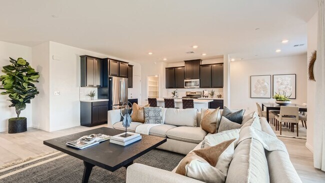 553 Preston Crest St, Henderson, NV 89011 - photo 7