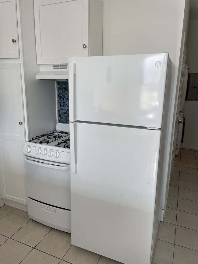 2013 N College Ave unit 2, Philadelphia, PA 19121 - photo 2