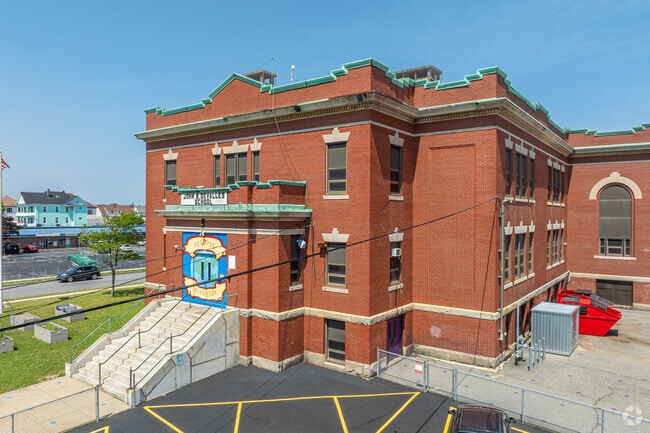 John B. DeValles Elementary School is conveniently located in the heart of New Bedford.