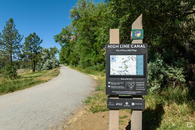 The High Line Canal trail in Cherry Hills Village encompasses Blackmet Lake.