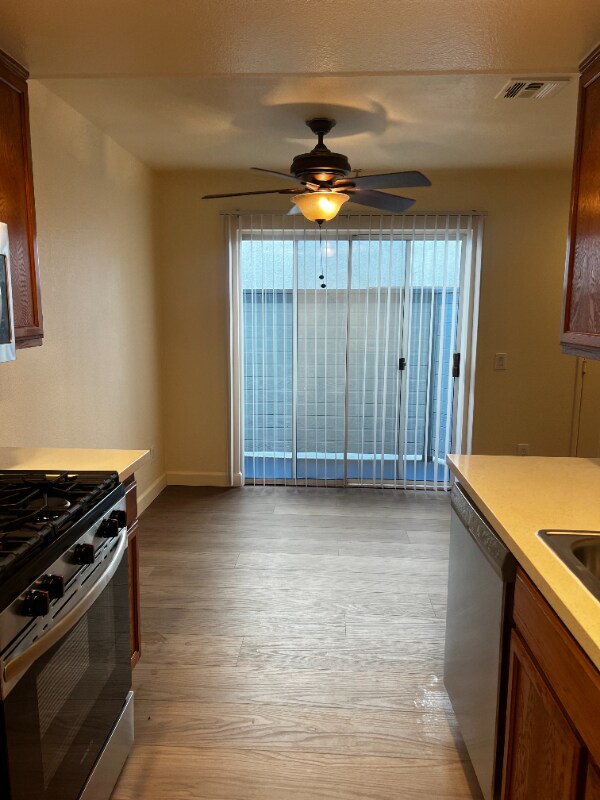 312 E Valencia Ave unit 106, Burbank, CA 91502 - photo 5
