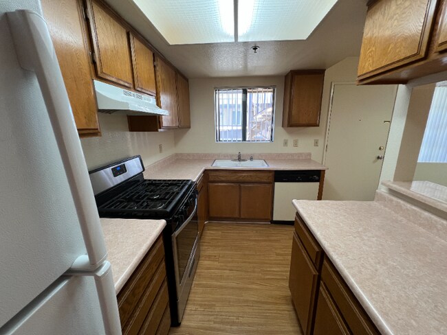 1517 Rock Glen Ave unit 209, Glendale, CA 91205 - photo 6