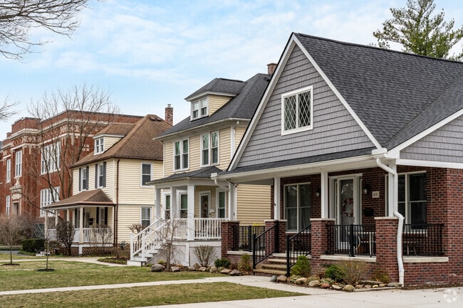 Grosse Pointe features home styles such as American Foursquare and Craftsman.
