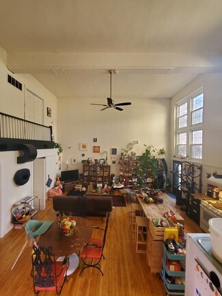 4112 Spruce St Unit 4, Philadelphia, PA 19104