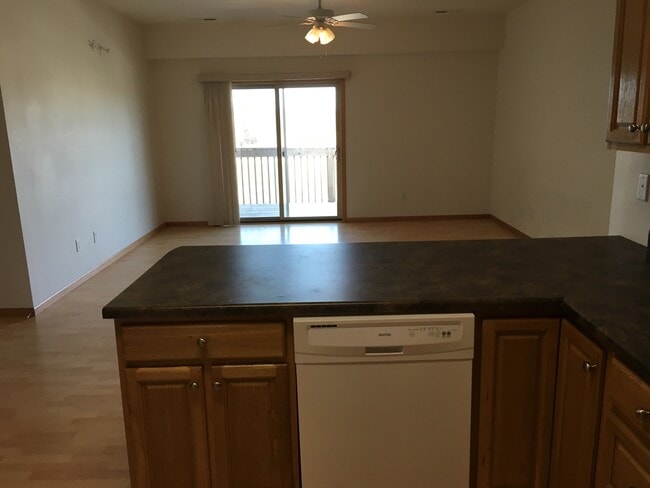 120 Oakridge Ave unit 5, Hills, IA 52235 - photo 6