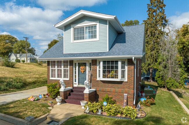 Prospect Hill includes bungalow-style homes from the 1920s along tree-lined streets.