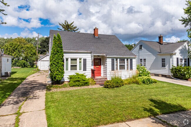 Cape Cod homes are a popular style in the Olde Norwood area of Green Bay.