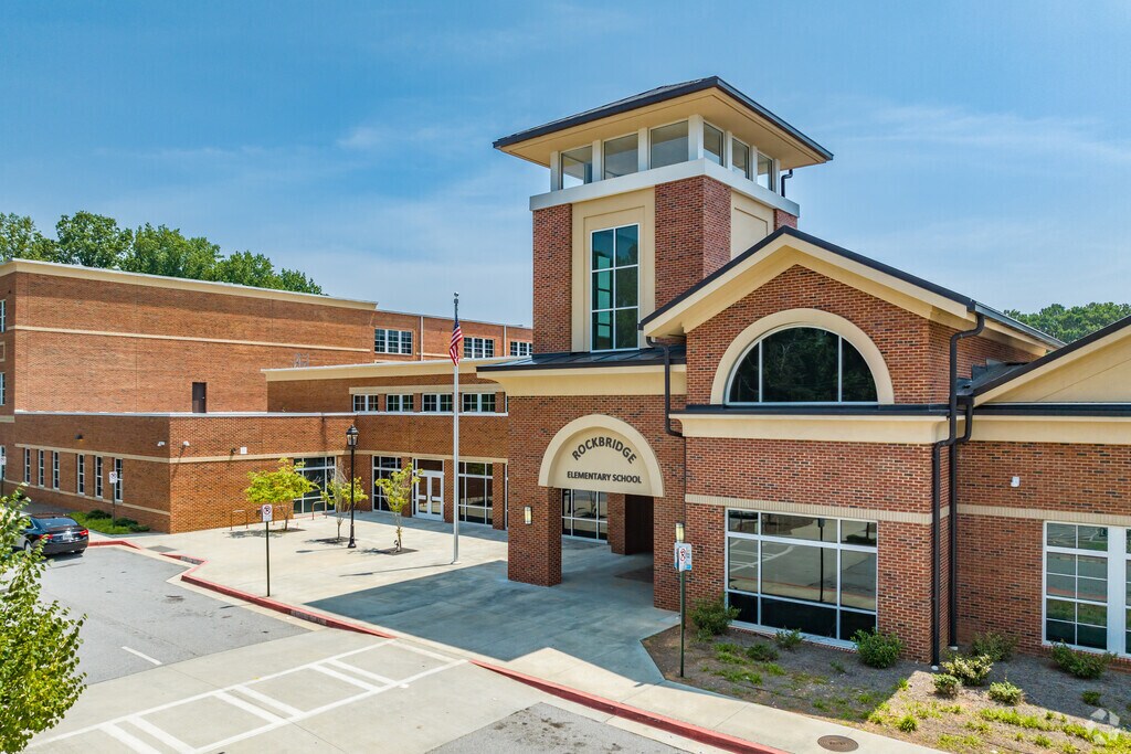 Front of Rockbridge Elementary School in Atlanta.