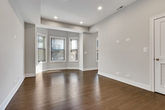 839 W Lill Ave unit H, Chicago, IL 60614 - photo 2