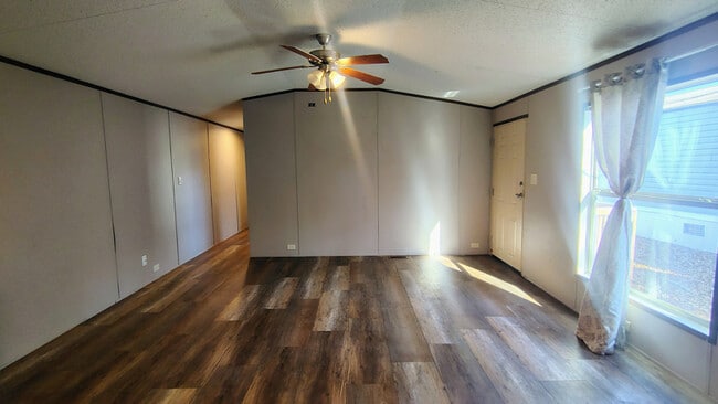 3831 SW South Park Ave, Topeka, KS 66609 - photo 5