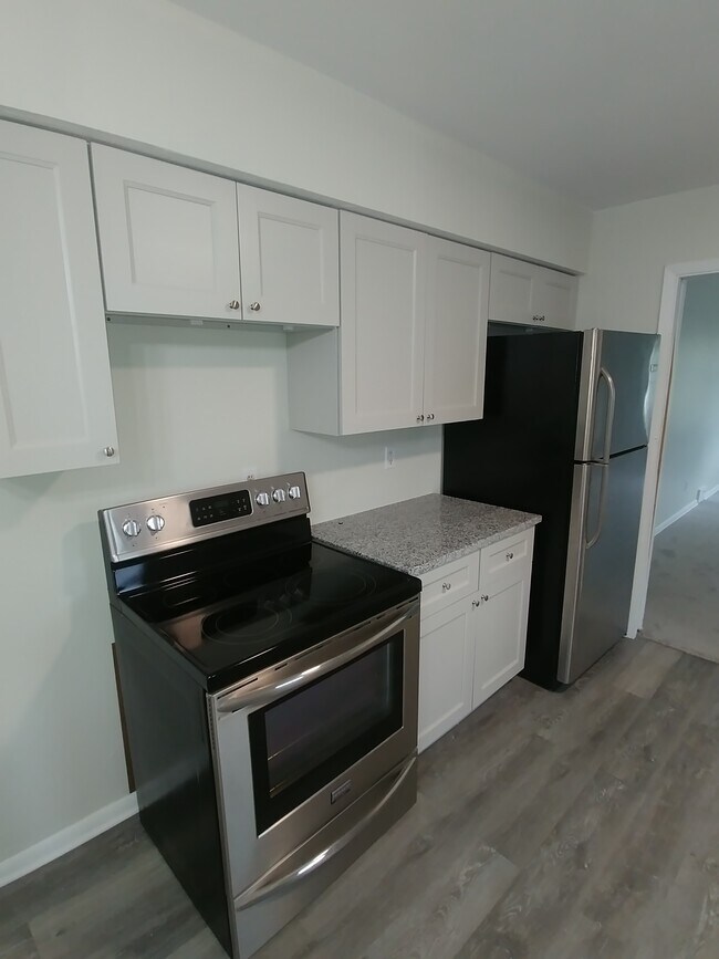 Stove-Refrigerator-Cabinet