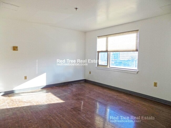 1 Pine St unit B, Boston, MA 02111 - photo 6