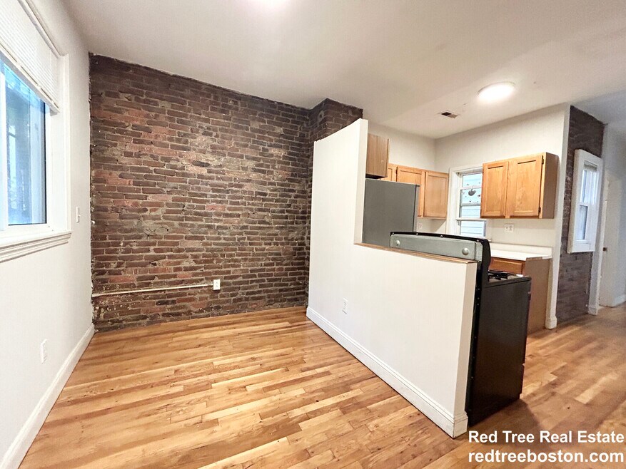733 Parker St unit 2, Roxbury Crossing, MA 02120 - photo 1