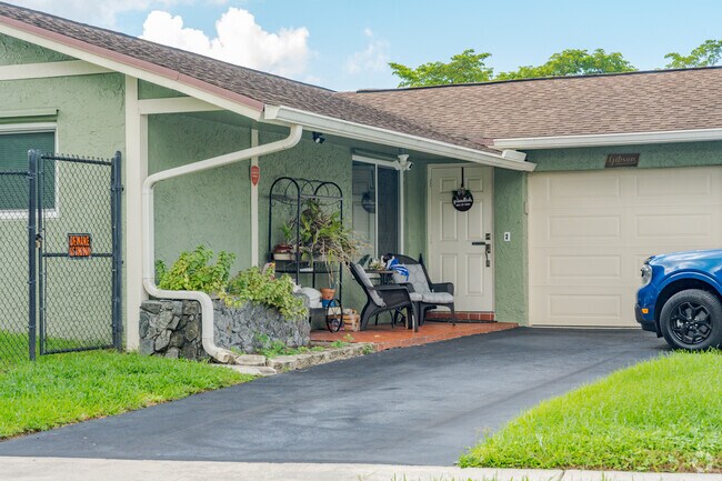 Many single family homes in Spring Tree have car garages.