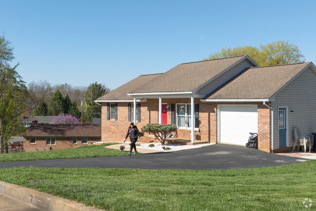 Sunset Heights, VA, has many affordable well maintained ranch style homes along their streets.