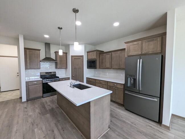 6640 Linnet Ln, Middleton, WI 53562 - photo 3