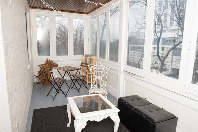 Private screened-in porch