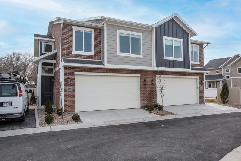 602 E Fort Union Blvd, Midvale, UT 84047 - photo 1