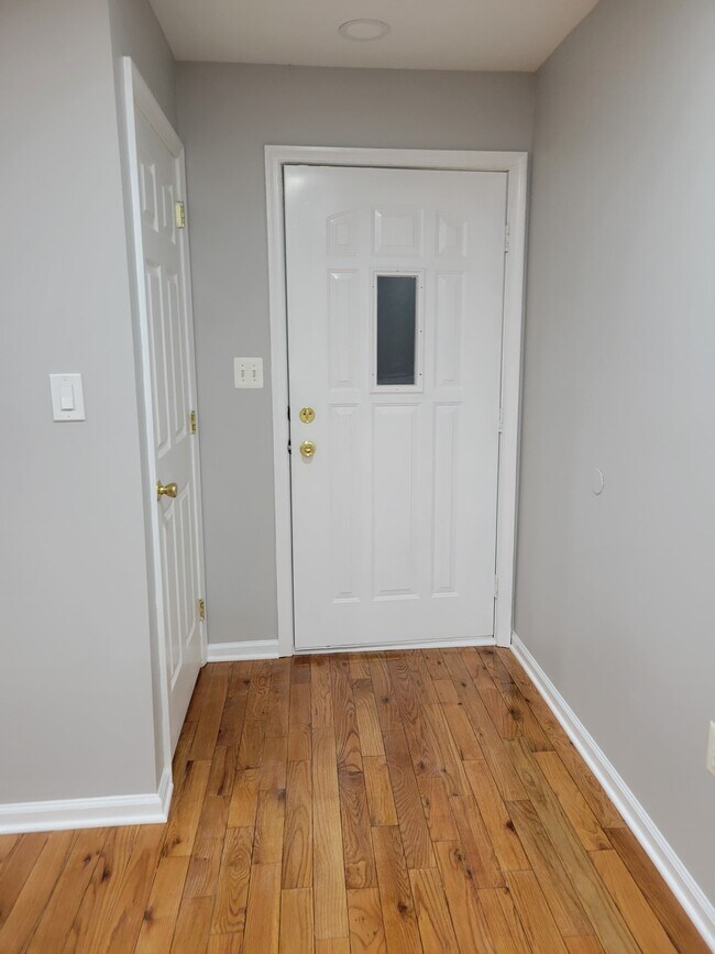 103 Rip van Dam Ct, Belle Mead, NJ 08502