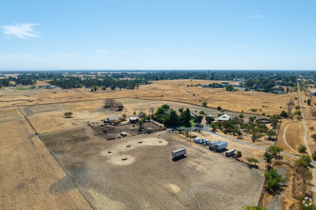Farms surrounding Elverta offer open views and local produce in season.