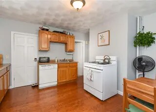6 Trenton St unit 1, Providence, RI 02906 - photo 3