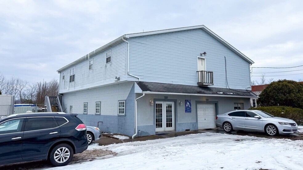 10291 Teays Valley Rd unit B, Teays Valley, WV 25560 - photo 1