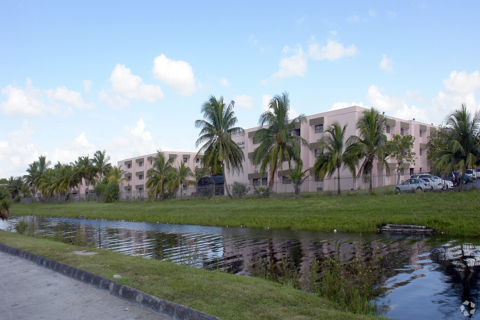 Las Palmas Senior Living, Hialeah, FL 33012 - photo 1