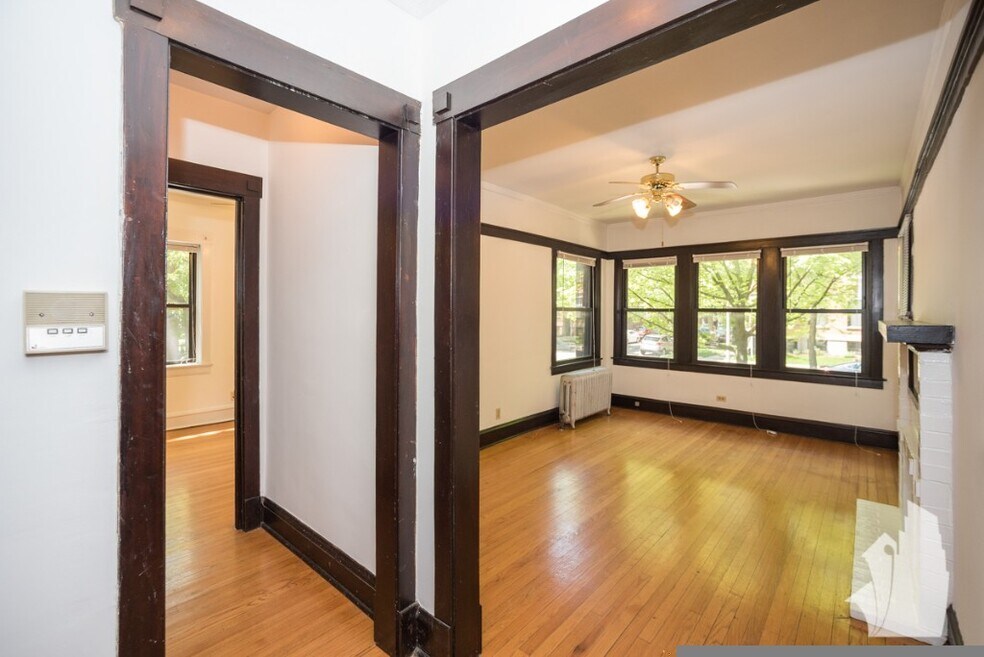 1448 W Cornelia Ave unit 1448-2, Chicago, IL 60657 - photo 1