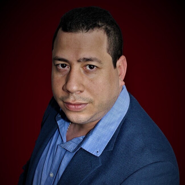 Agent Photo