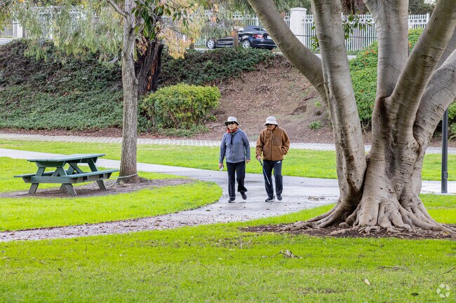 Shiffer Park in Northside Costa Mesa is a great park for long walks.