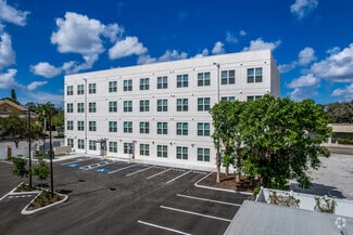 1003 14th St W, Bradenton, FL 34205