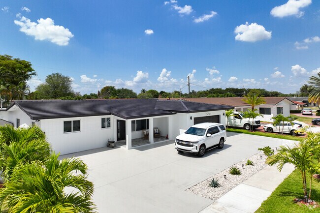 Contemporary single family home in Palm Springs neighborhood in Hialeah.