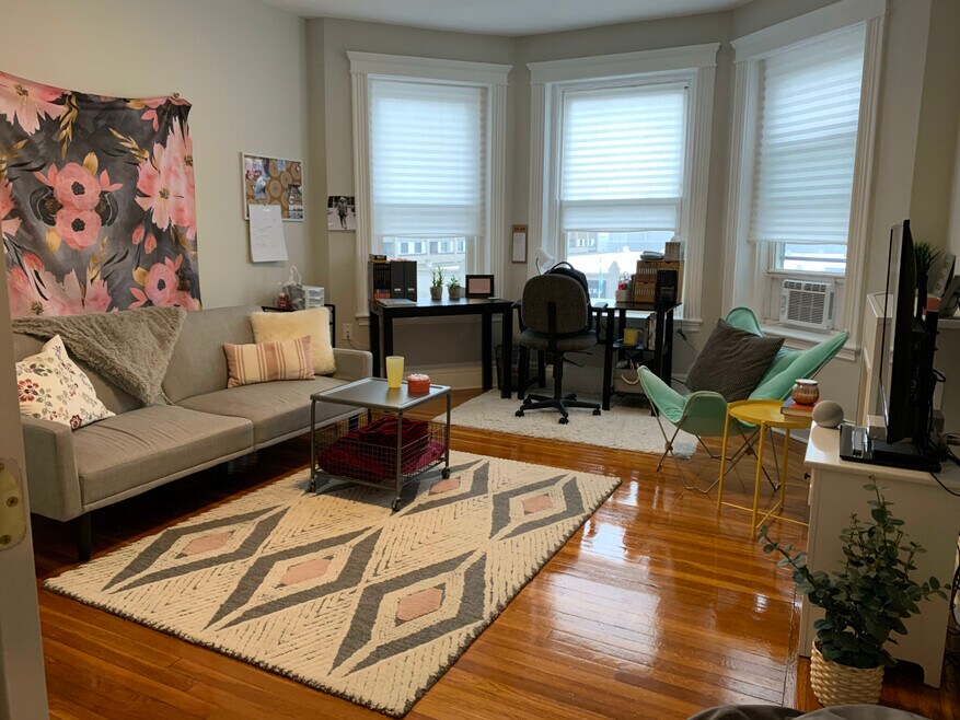 1082 Commonwealth Ave unit 3, Boston, MA 02215 - photo 1