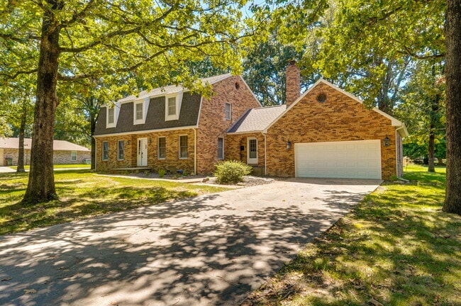 612 E Glendale St, Aurora, MO 65605 - photo 2